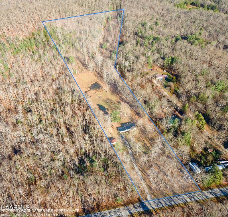 1286 Old Deer Lodge Pike, Deer Lodge, TN 37726