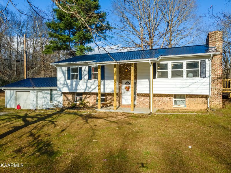 1286 Old Deer Lodge Pike, Deer Lodge, TN 37726