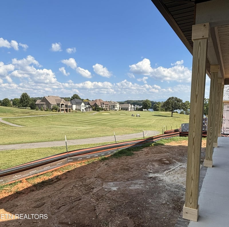 129 Black Hawk Dr, Vonore, TN 37885