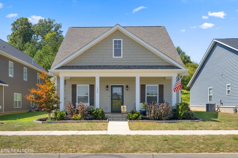 129 Boysenberry Dr, Oak Ridge, TN 37830