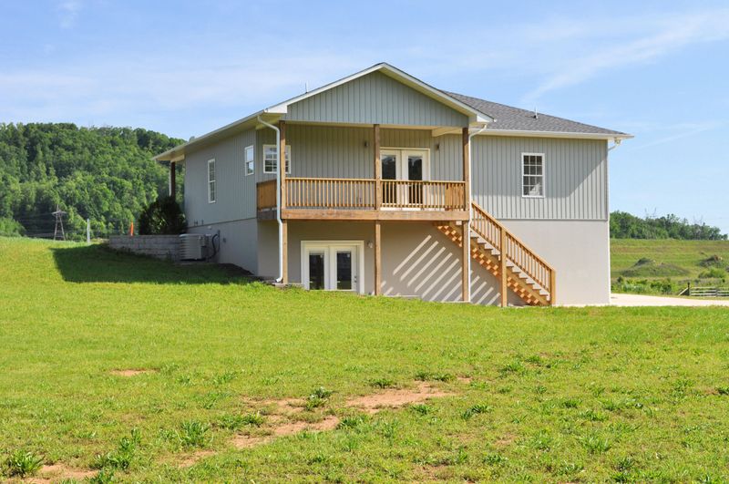 129 Brenray Dr, Harriman, TN 37748