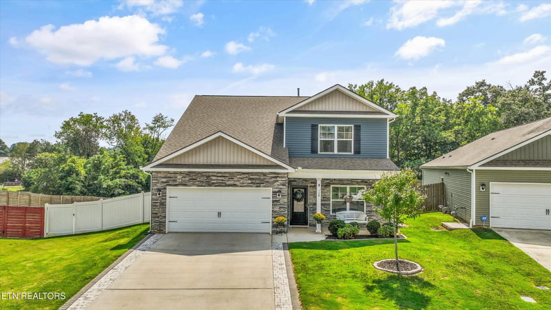129 Canton Ln, Maryville, TN 37803