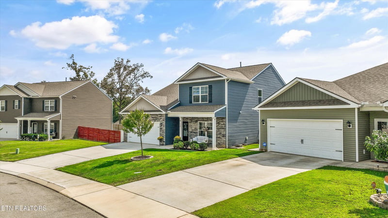 129 Canton Ln, Maryville, TN 37803