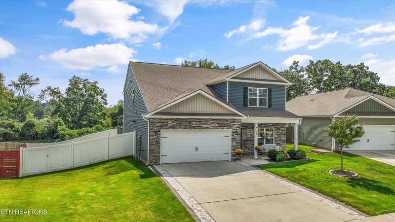129 Canton Ln, Maryville, TN 37803