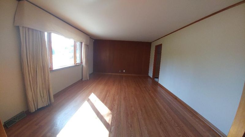 129 Cumberland View Dr, Oak Ridge, TN 37830