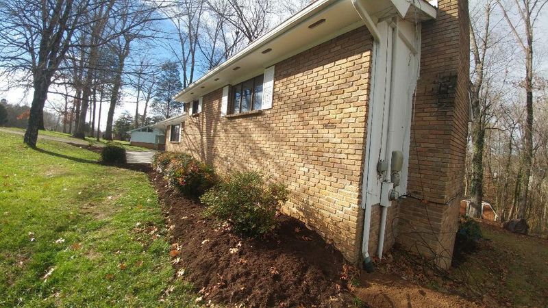 129 Cumberland View Dr, Oak Ridge, TN 37830