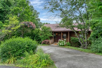 129 Cutter Gap Rd, Townsend, TN 37882