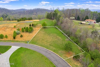 129 Docks Of The Bay Dr, Harriman, TN 37748