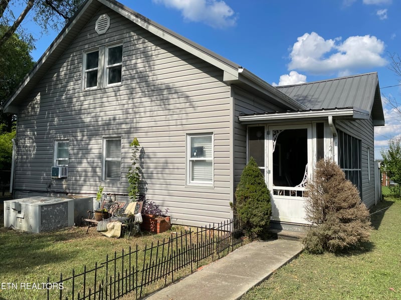 129 E Athens St, Englewood, TN 37329