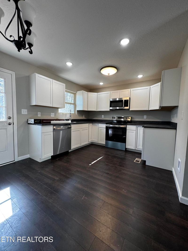129 E Wadsworth Cir, Oak Ridge, TN 37830