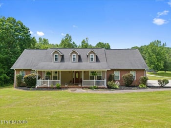 129 Hickory Ln, Oliver Springs, TN 37840