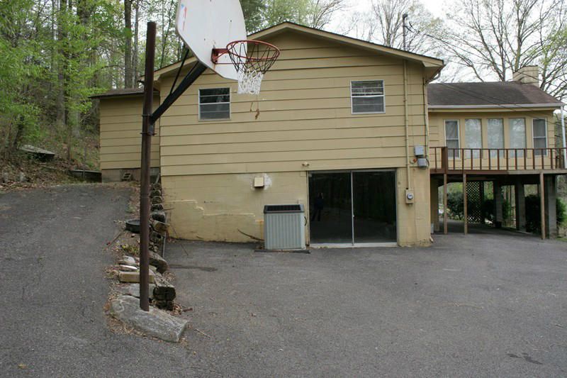 129 Ivanhoe Rd, Powell, TN 37849