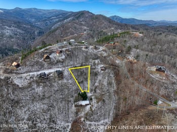 129 Laurel Way, Gatlinburg, TN 37738