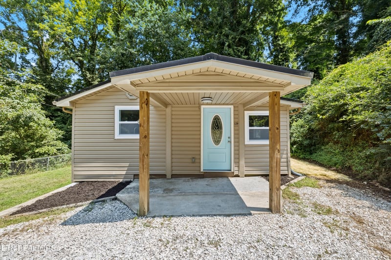 129 Moore Ln, Powell, TN 37849