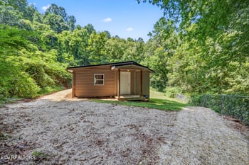 129 Moore Ln, Powell, TN 37849