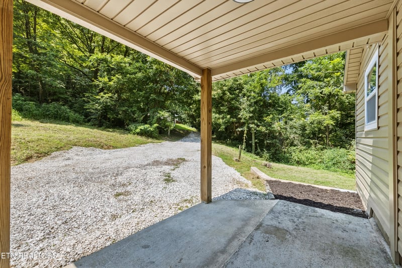 129 Moore Ln, Powell, TN 37849