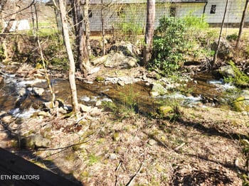 129 Mountain Brook Way, Cosby, TN 37722