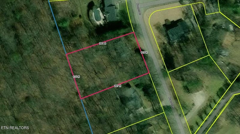 129 Newport Dr, Oak Ridge, TN 37830