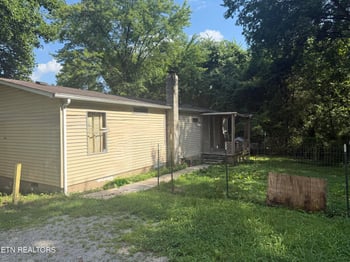 129 Old Bryant Ln, Rocky Top, TN 37769