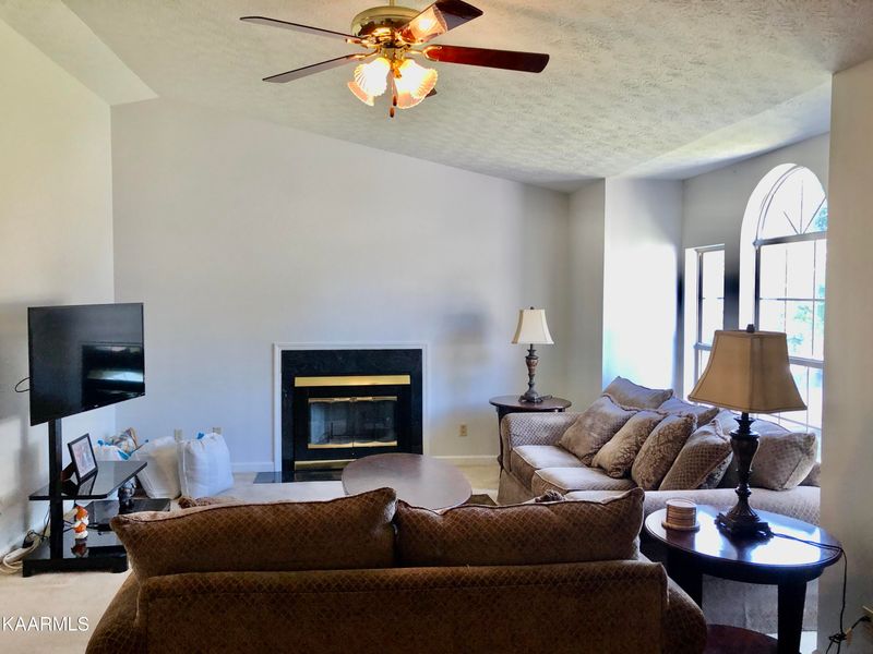 129 Pheasant Rd, Clinton, TN 37716