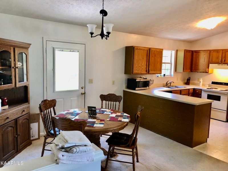 129 Pheasant Rd, Clinton, TN 37716