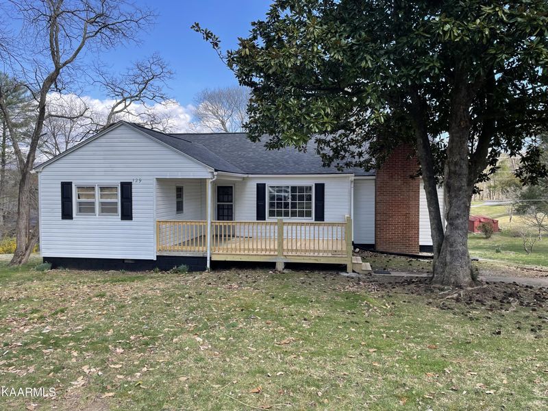 129 S High Knob Rd, Lafollette, TN 37766