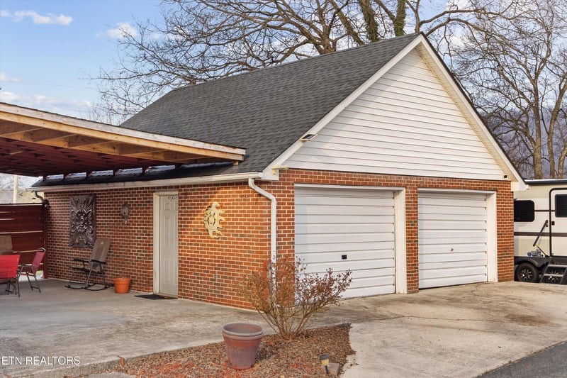129 S Kingston Ave, Rockwood, TN 37854