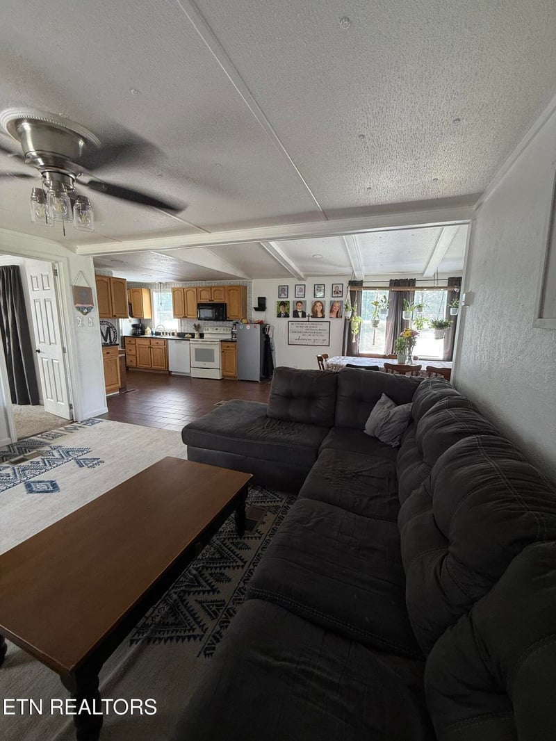 129 Stone Ridge Rd, Tellico Plains, TN 37385