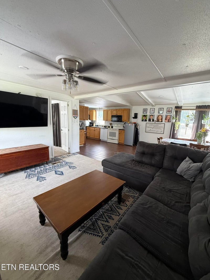 129 Stone Ridge Rd, Tellico Plains, TN 37385
