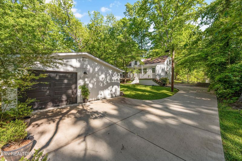 129 W Norris Rd, Norris, TN 37828