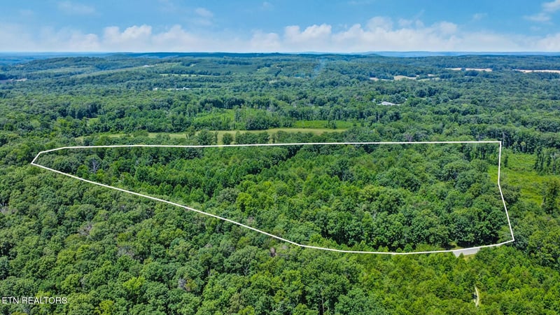 12902 Lantana Rd, Crossville, TN 38572
