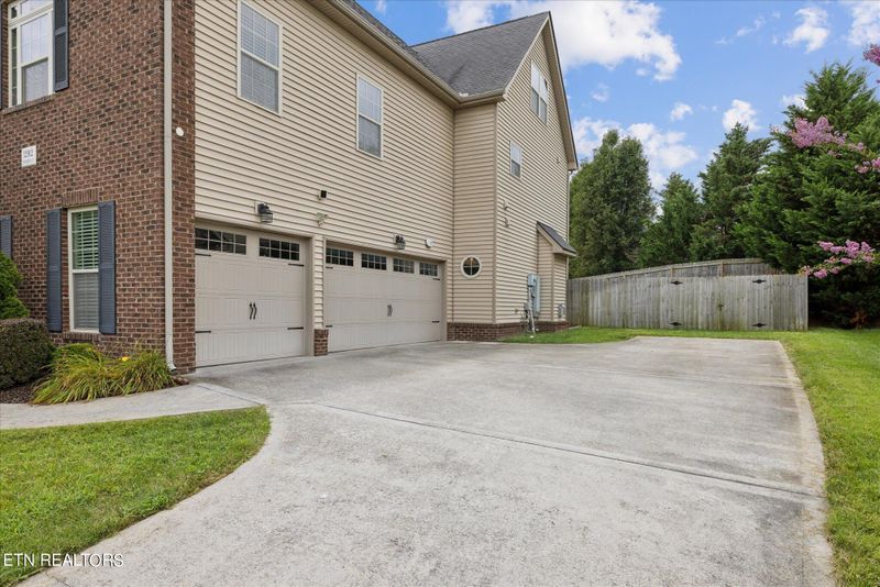 12912 Pine Meadows Ln, Knoxville, TN 37934