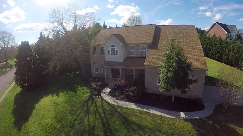 12915 Orchard Crossing Ln, Knoxville, TN 37934
