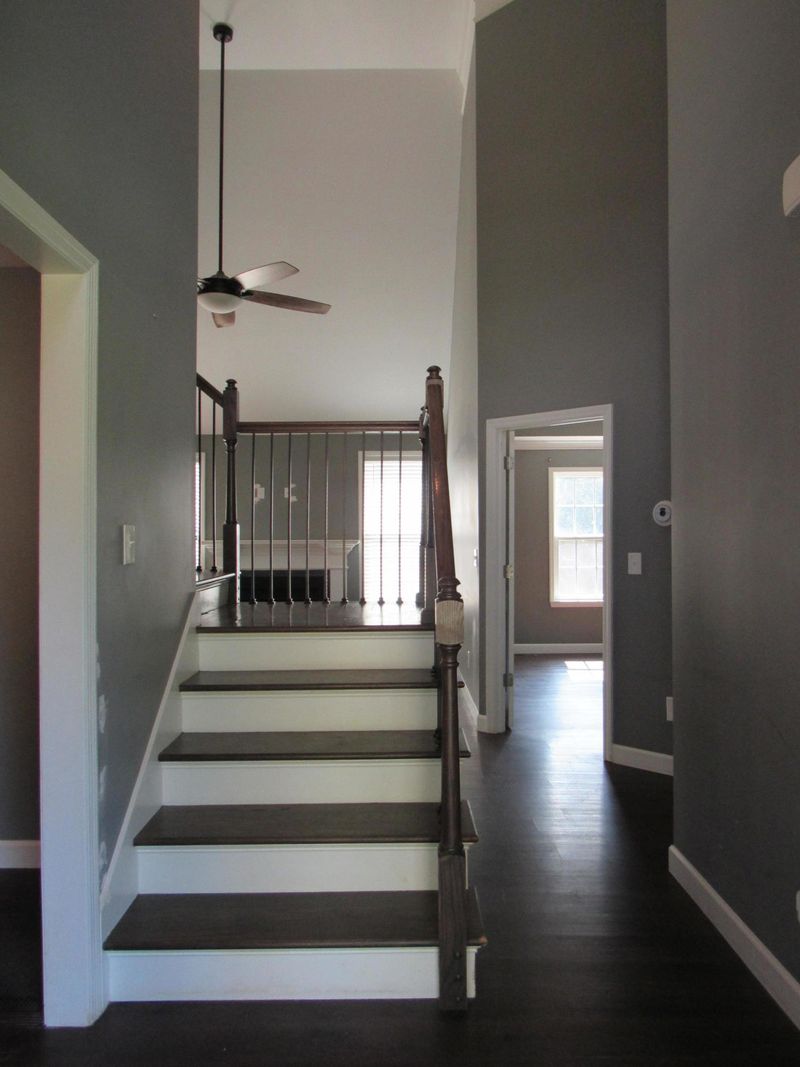 1292 Hillside Ln, Lenoir City, TN 37771