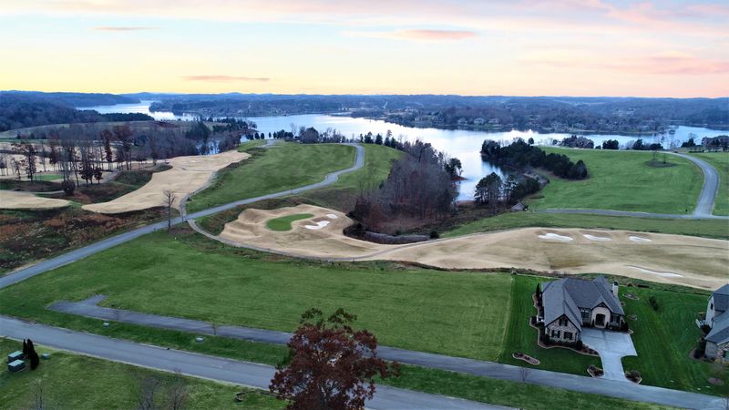 12925 Lighthouse Pointe Dr, Lenoir City, TN 37772