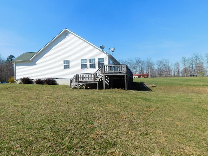 1296 Kingtown Rd, Winfield, TN 37892