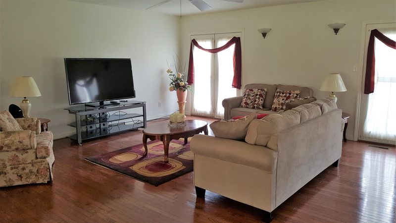 1296 Kingtown Rd, Winfield, TN 37892