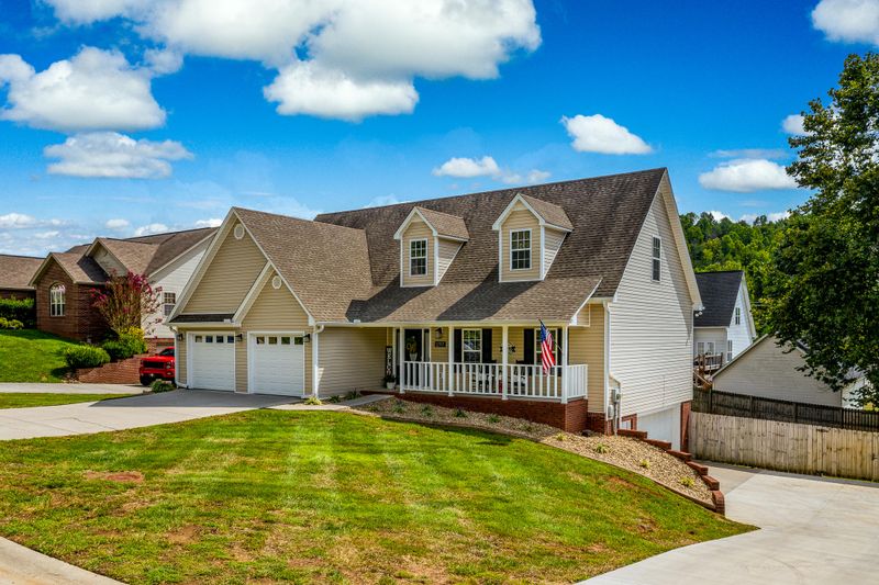 1297 Brookfield Dr, Morristown, TN 37814