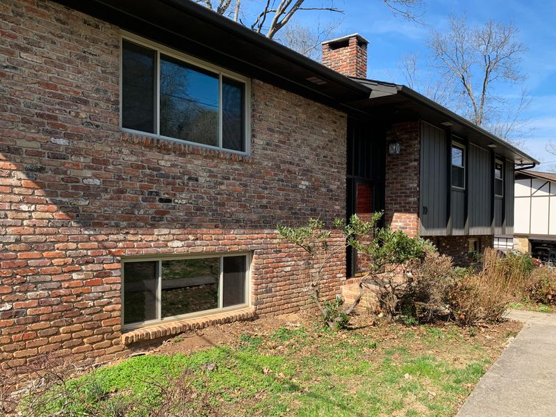 13 Clark Pl, Oak Ridge, TN 37830