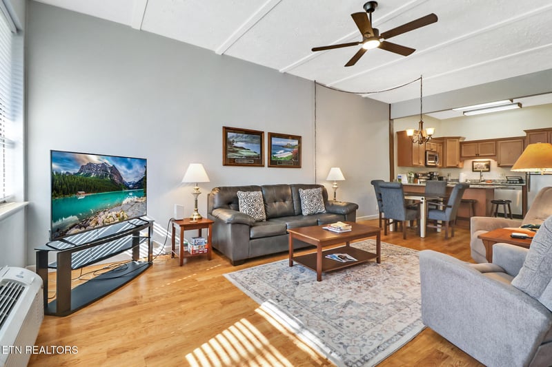 13 Eagle Ct, Crossville, TN 38558