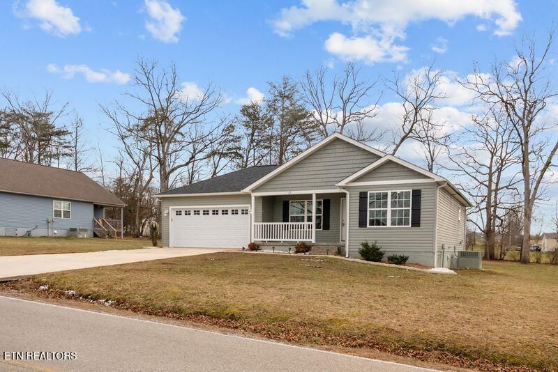 13 Patrick Dr, Crossville, TN 38555
