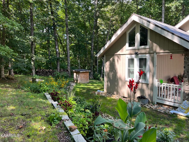 13 West Pl, Monterey, TN 38574