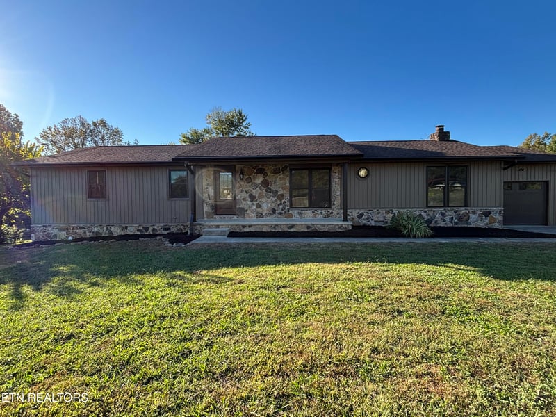 130 3rd St, Rockwood, TN 37854
