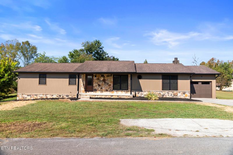 130 3rd St, Rockwood, TN 37854