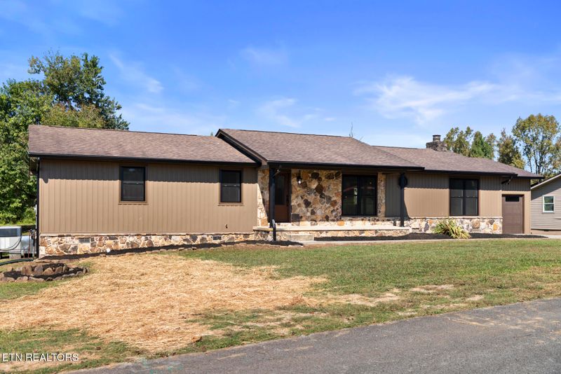 130 3rd St, Rockwood, TN 37854