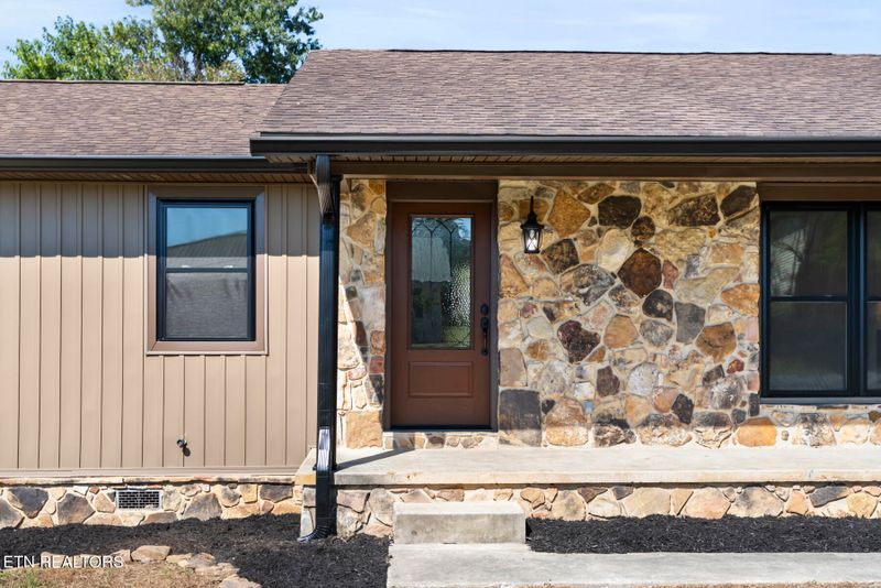 130 3rd St, Rockwood, TN 37854