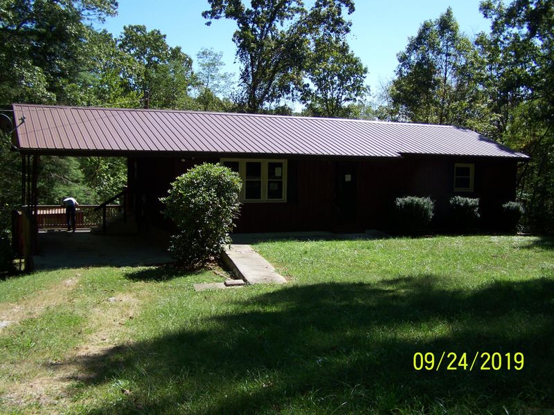 130 Arkham Ln, Crossville, TN 38555