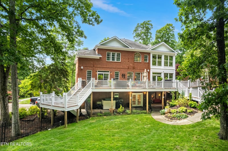 130 Ashford Ln, Lenoir City, TN 37772