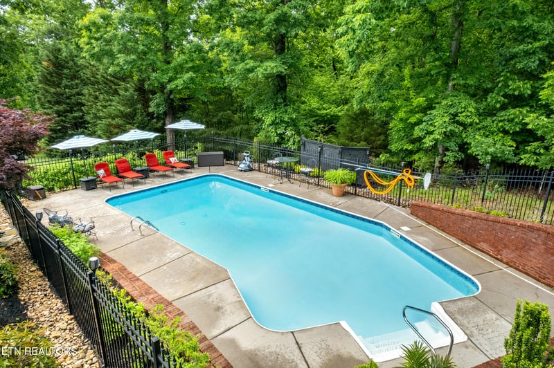 130 Ashford Ln, Lenoir City, TN 37772