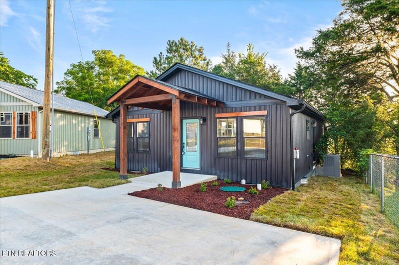 130 Azalea Ln #5, Jacksboro, TN 37757